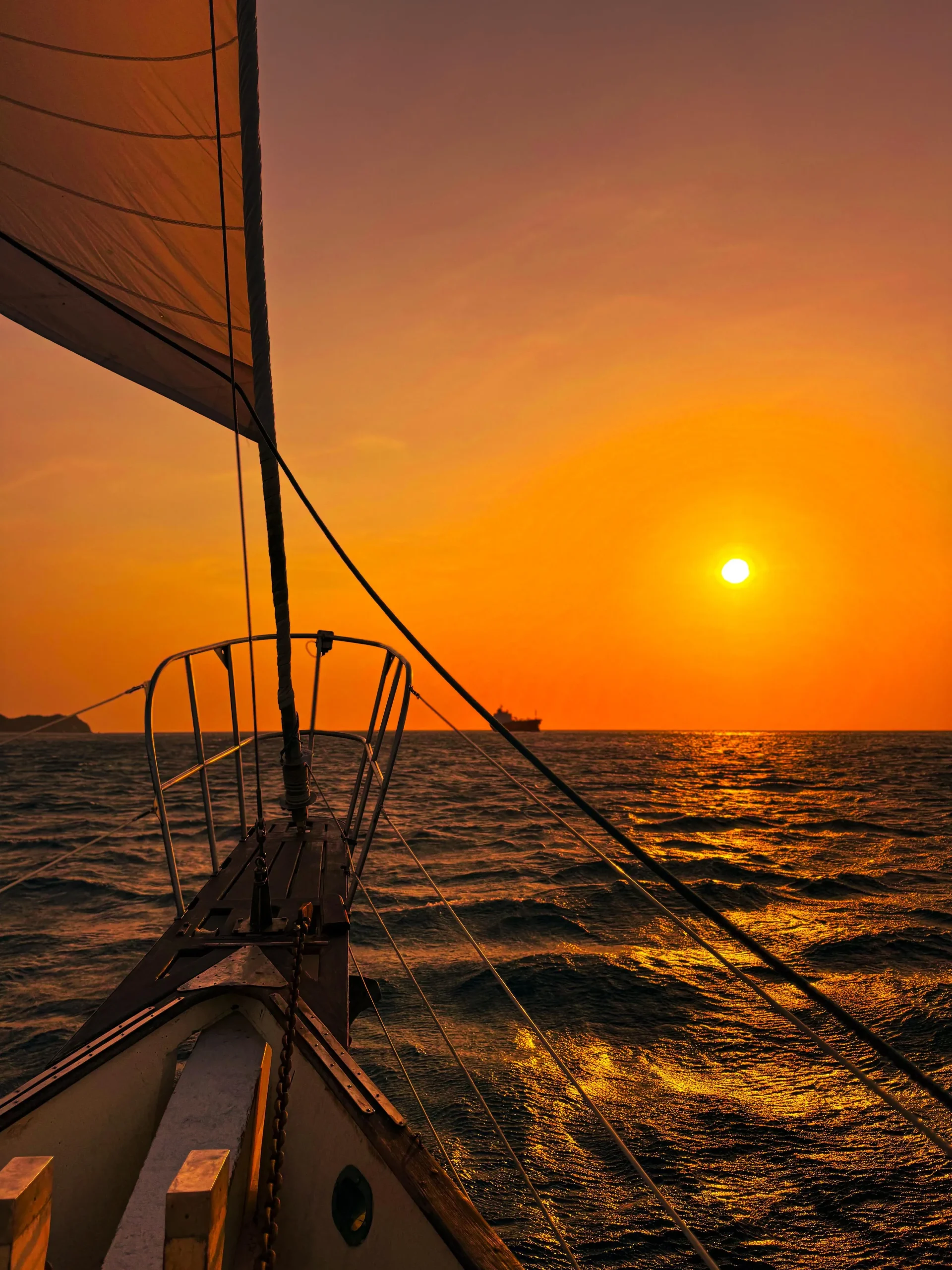Sunset en Velero Sonata